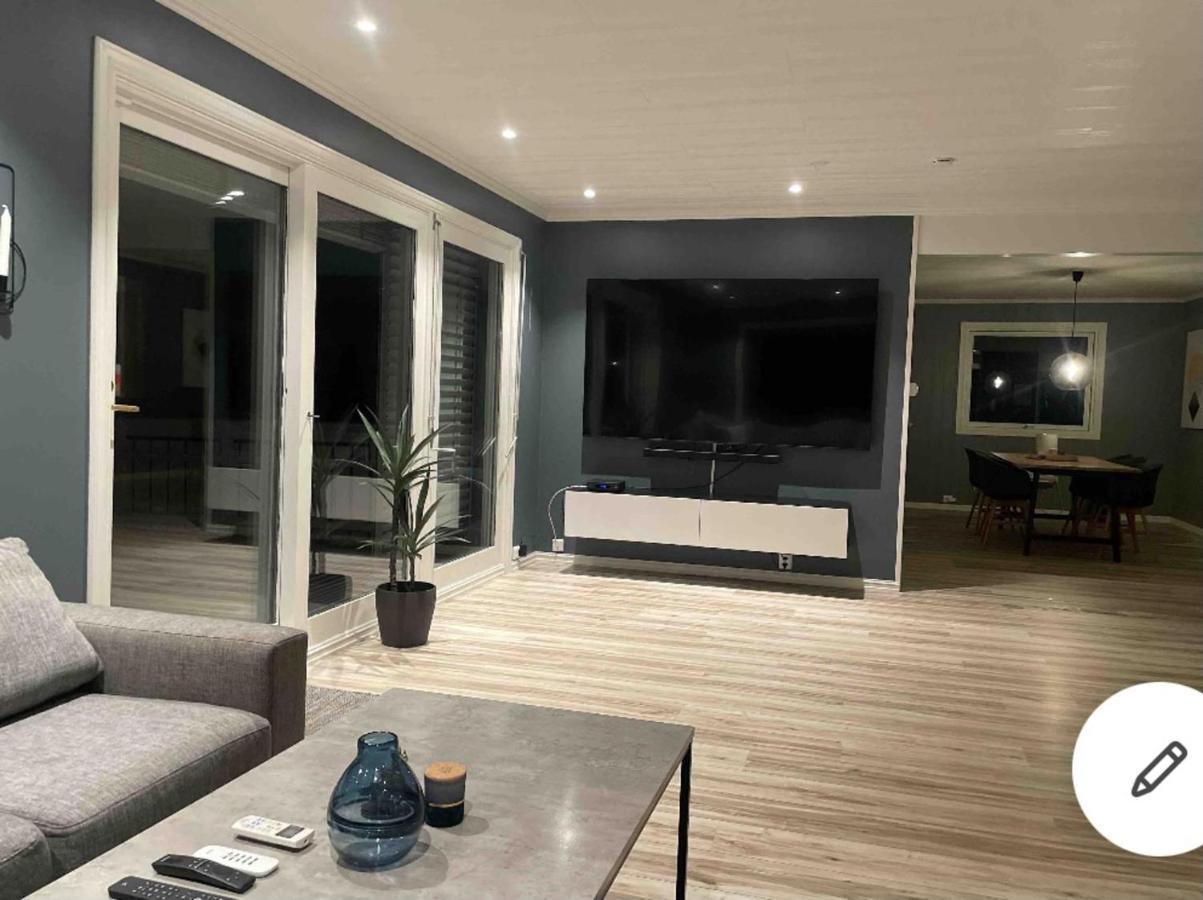 Beautiful 5-Bed Villa in Mandal Esterno foto