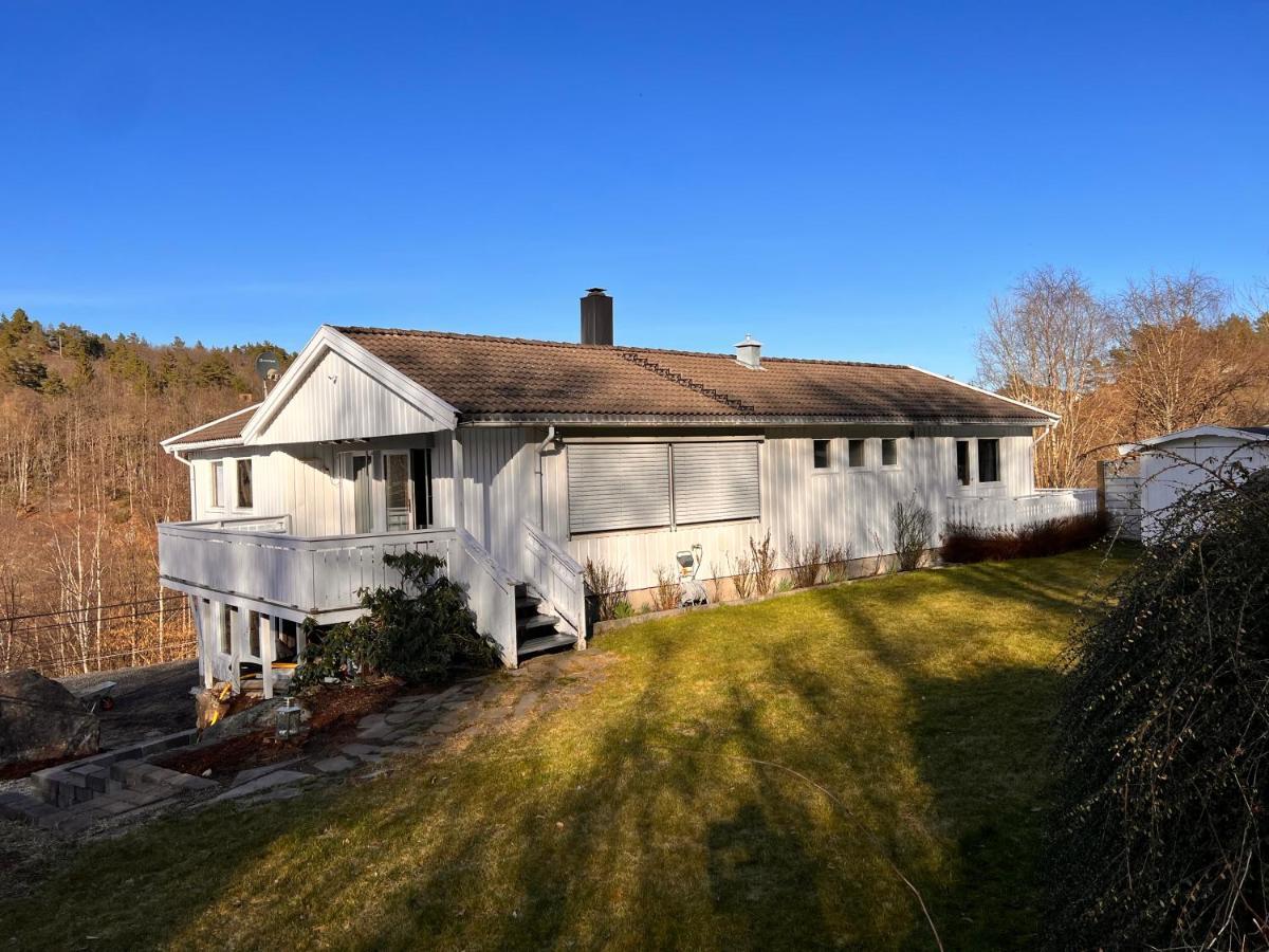 Beautiful 5-Bed Villa in Mandal Esterno foto